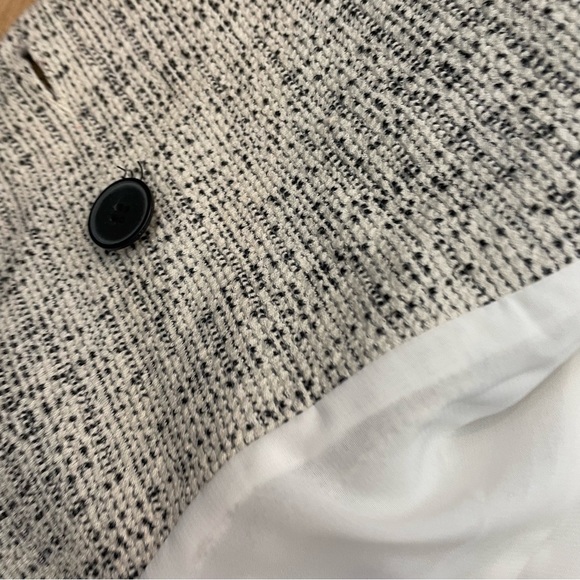 Bailey 44 tweed white and black buttoned jacket in excellent used condition - Picture 7 of 8